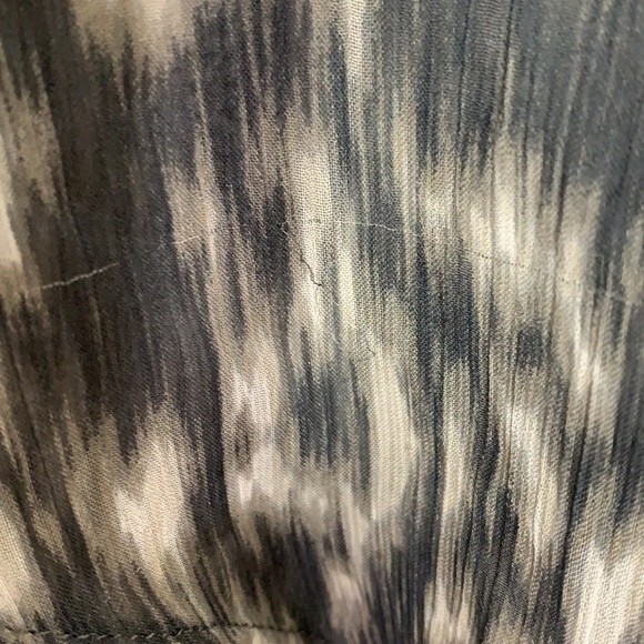 Express Lightweight Flowy Patterned High Low Skirt Skort Gray Size Small - Picture 10 of 14